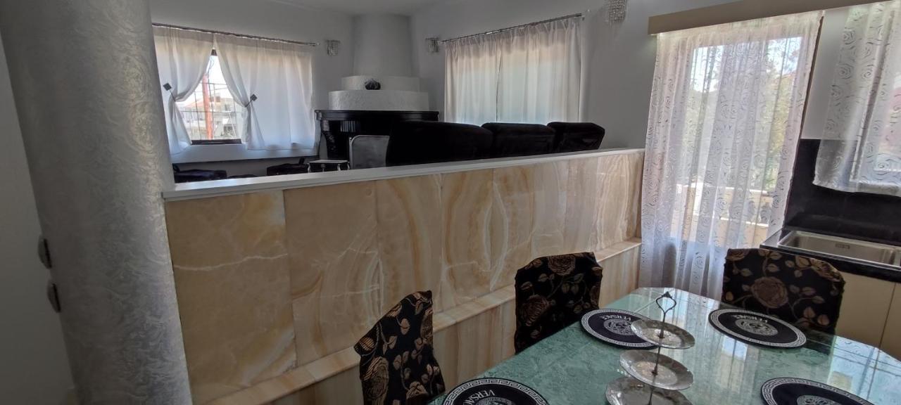 Ixian House Apartment Extérieur photo
